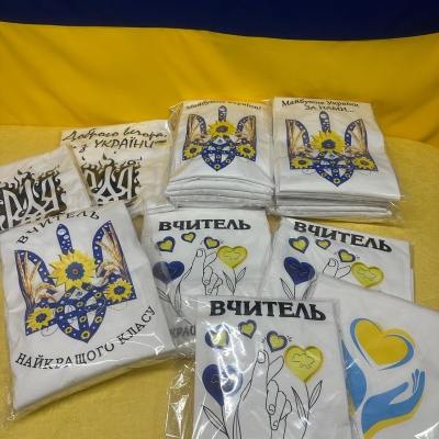 Гуртові замовлення футболок та кепок