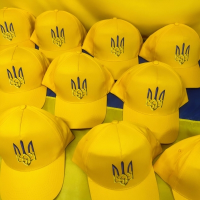 Гуртові замовлення футболок та кепок