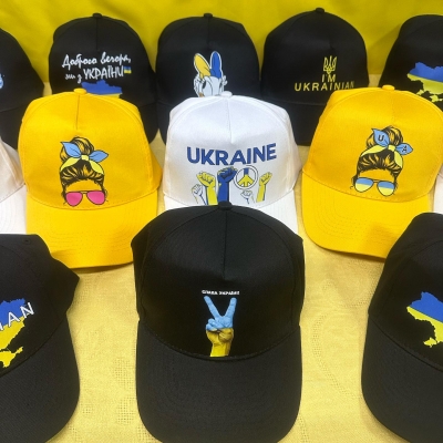 Гуртові замовлення футболок та кепок