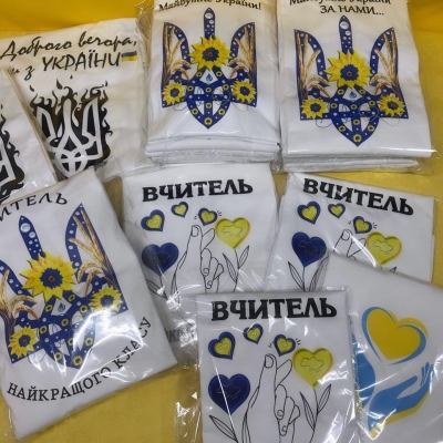 Гуртові замовлення футболок та кепок