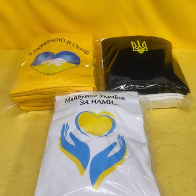 Гуртові замовлення футболок та кепок