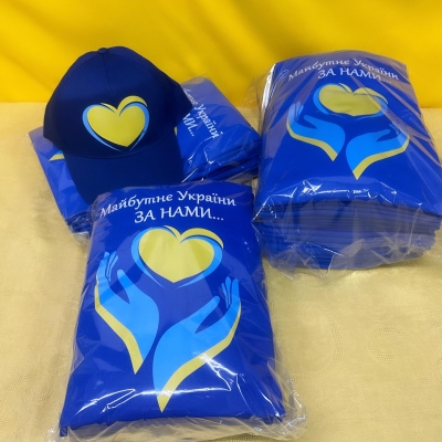 Гуртові замовлення футболок та кепок