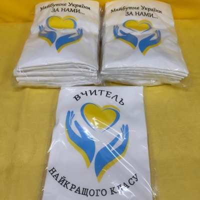 Гуртові замовлення футболок та кепок